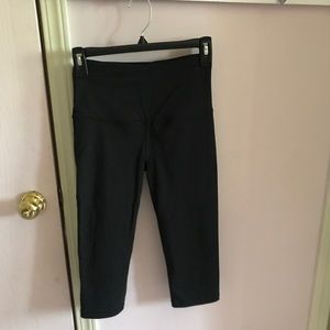 victoria secret cropped leggings